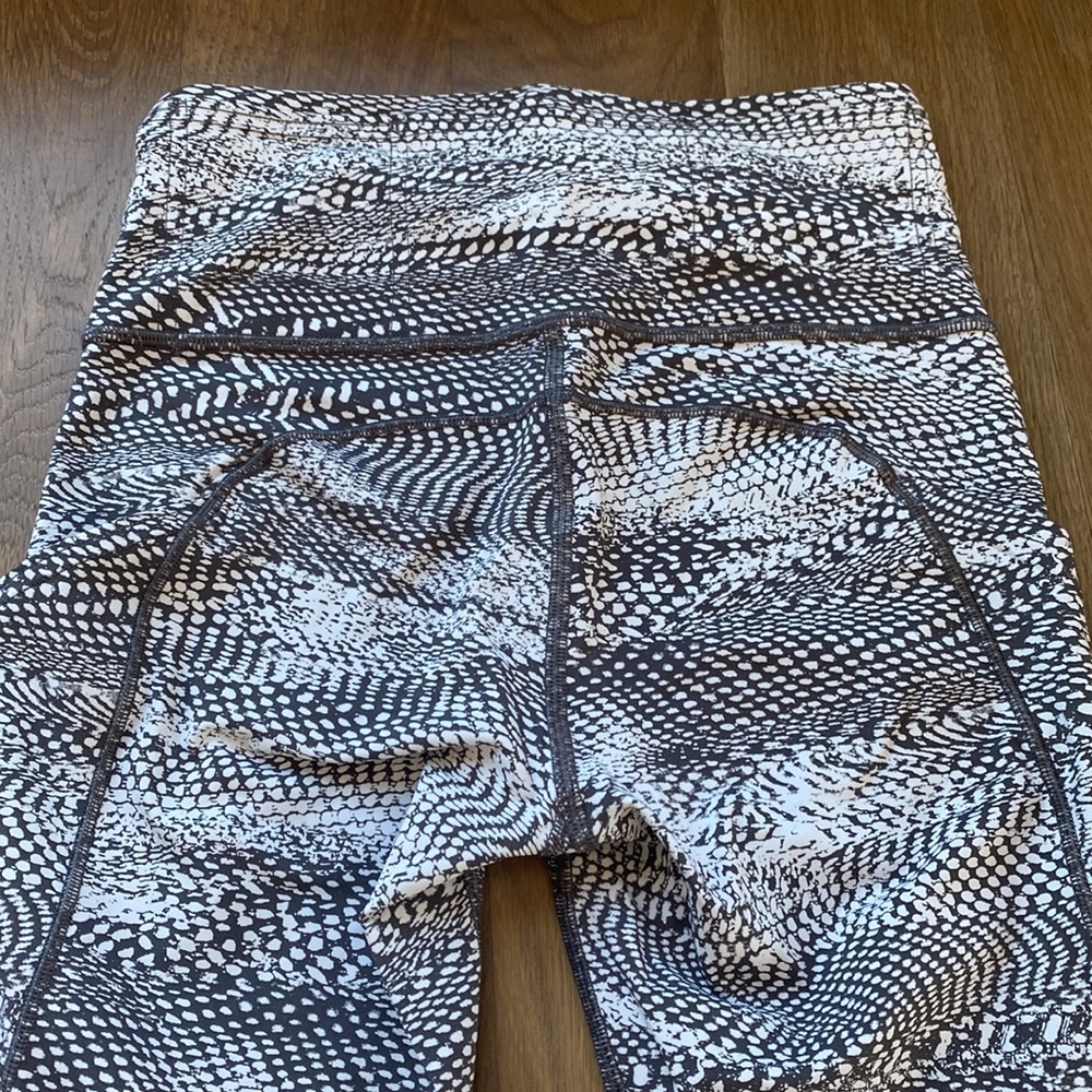 Lululemon Size 4 Python Legging - image 3
